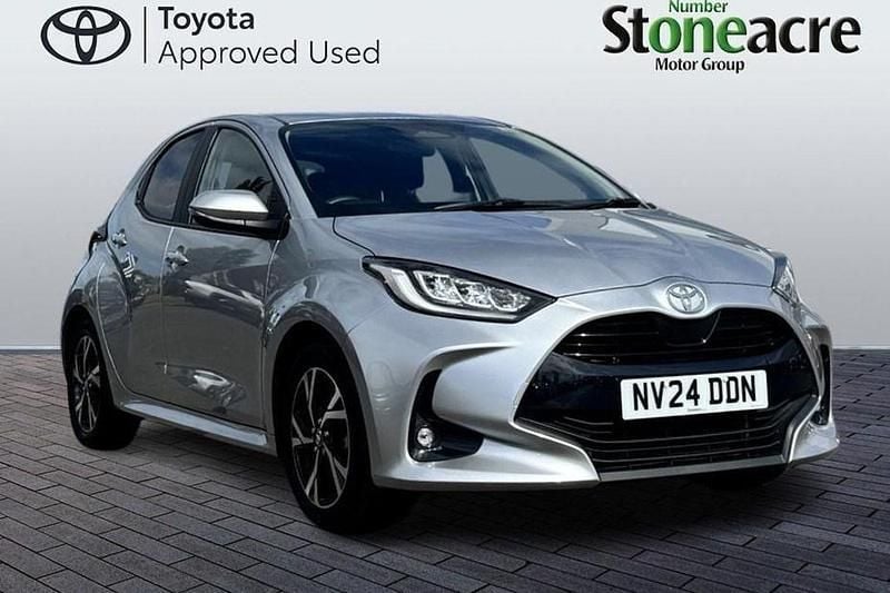 Used 2024 Toyota Yaris Hybrid Design | £18,250 (Fair price) - Image 1/1