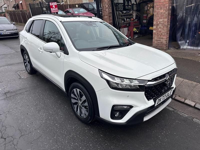 Used Suzuki SX4 115 HP (84 kW) 2023 White Hatchback