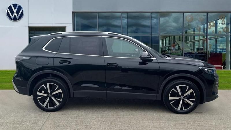 New VW Tiguan Elegance 204 HP (150 kW) 2026 Grenadilla black metallic SUV