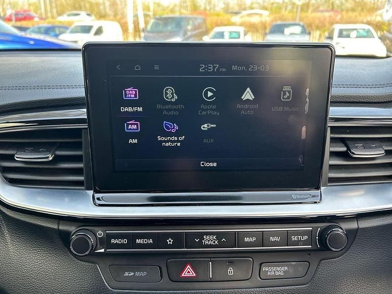 Usado Kia Ceed 138 HP (101 kW) 2019 Azul Citadino