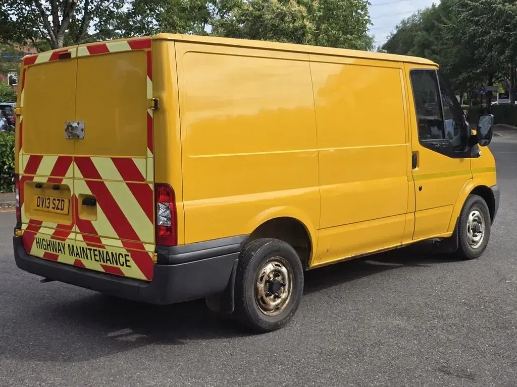Used Ford Transit 100 HP (73 kW) 2013 Yellow Van