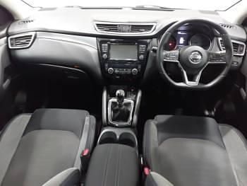 Used Nissan Qashqai N-Connecta 110 HP (80 kW) 2017 Silver SUV