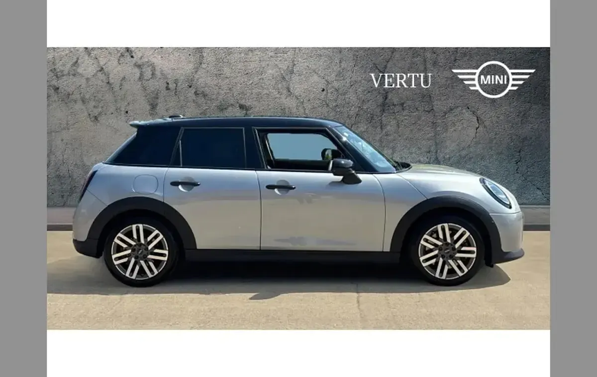 Used Mini Cooper Classic 150 kW (204 HP) 2025 Silver Hatchback