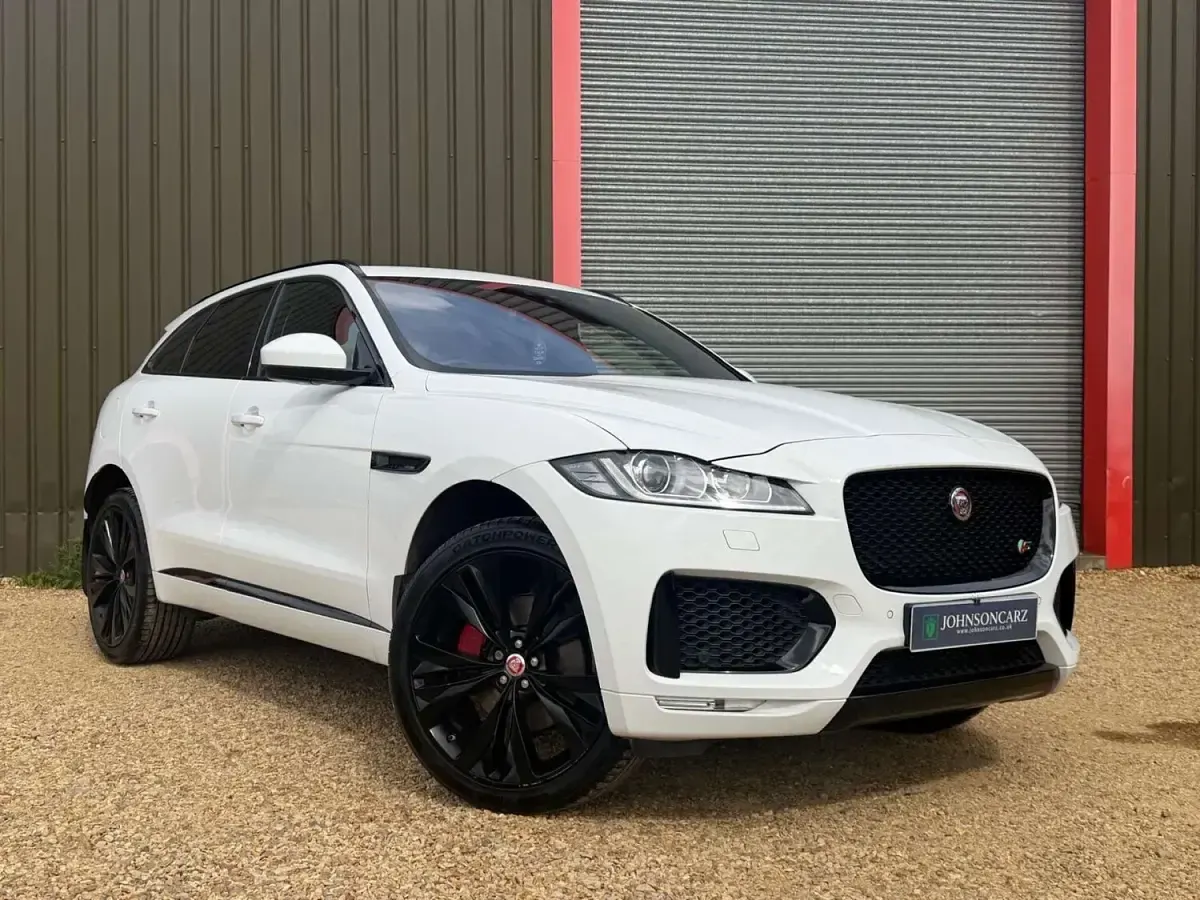 Begagnad Jaguar F-Pace S 300 HK (220 kW) 2016 Vit SUV