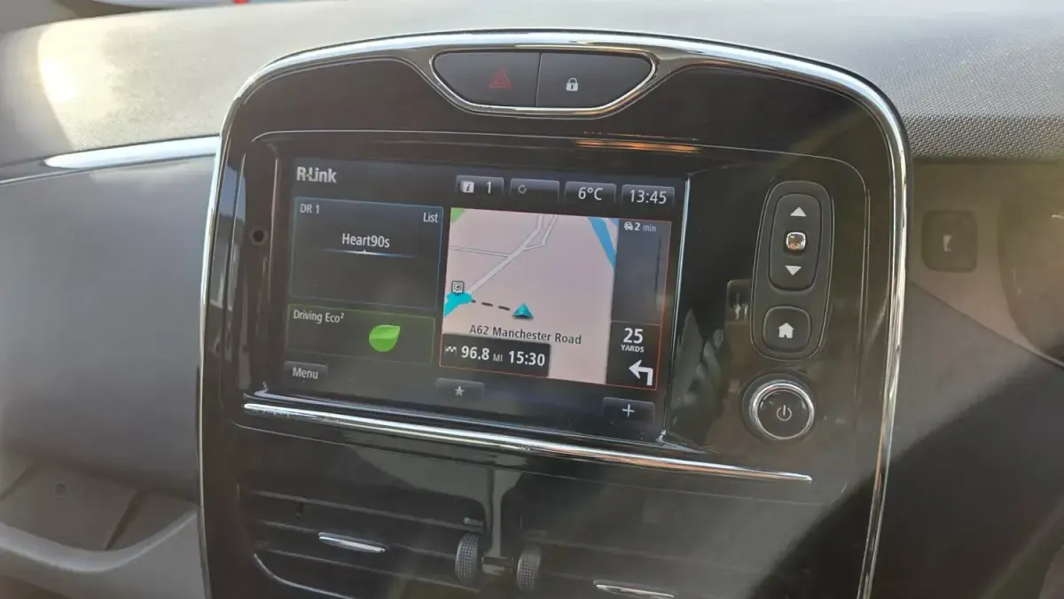 Usado Renault Zoe Dynamique 64 kW (88 HP) 2016 Cinzento Citadino