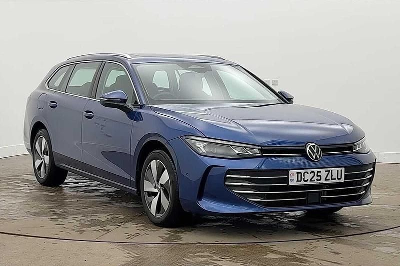 Used VW Passat Life 204 HP (150 kW) 2025 Blue Estate