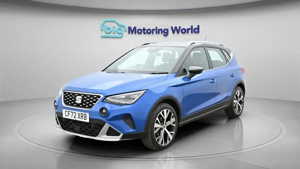 Usado Seat Arona Xperience Lux 110 HP (80 kW) 2023 Azul SUV