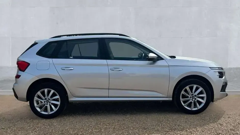 Used Skoda Kamiq SE 95 HP (69 kW) 2025 Brilliant silver metallic SUV
