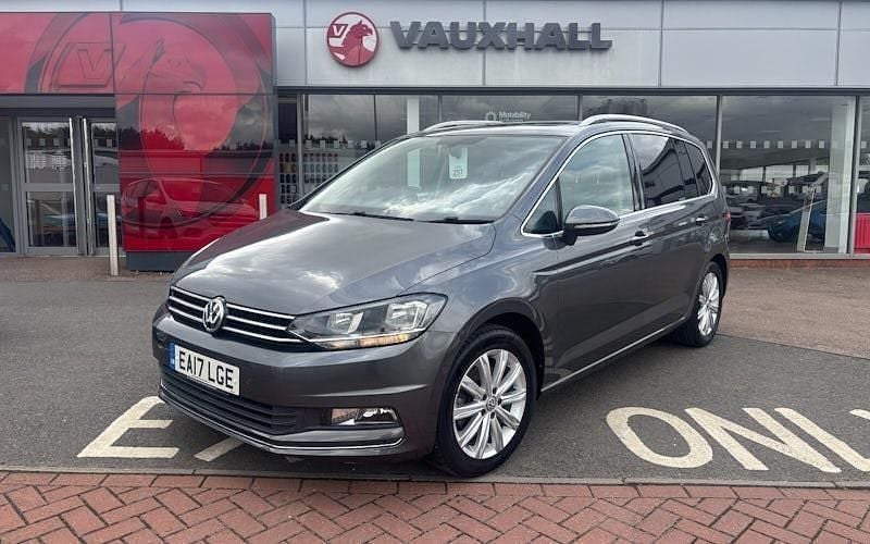 Used 2022 VW Touran SEL MPV | £15,878 (Super price) - Image 1/4