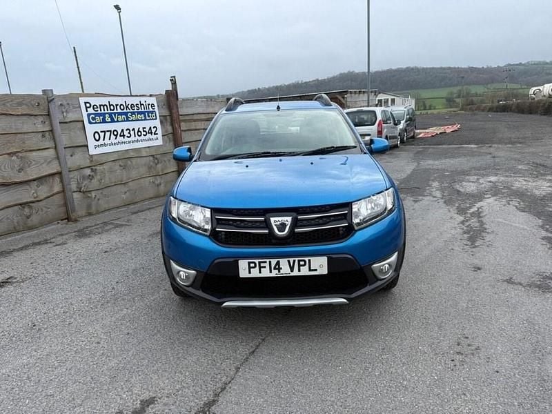 Used Dacia Sandero Lauréate 90 HP (66 kW) 2014 Blue Hatchback