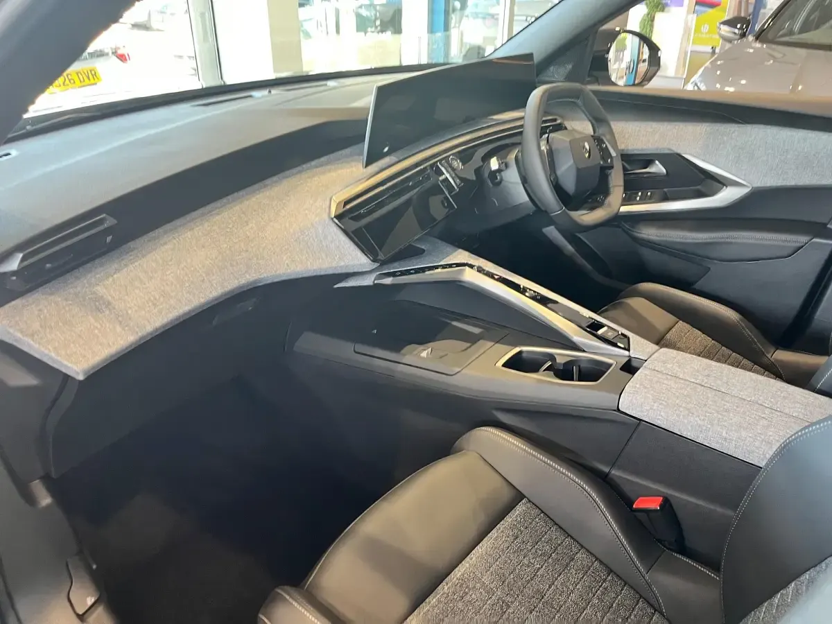 New Peugeot 5008 Allure 2026 Ingaro blue SUV