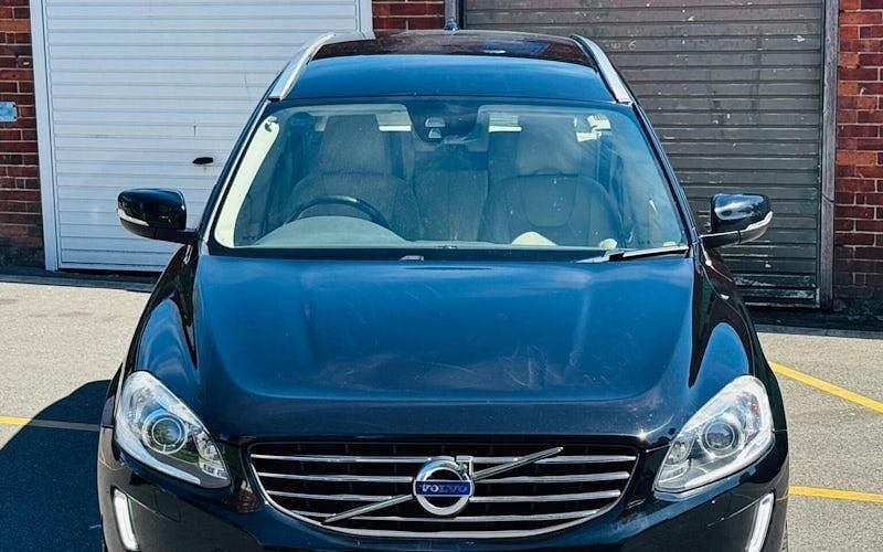 Begagnad Volvo XC60 SE Lux 245 HK (180 kW) 2017 SUV