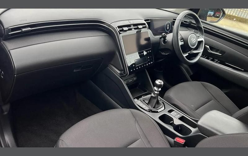 Used Hyundai Tucson SE 147 HP (108 kW) 2023 Red SUV