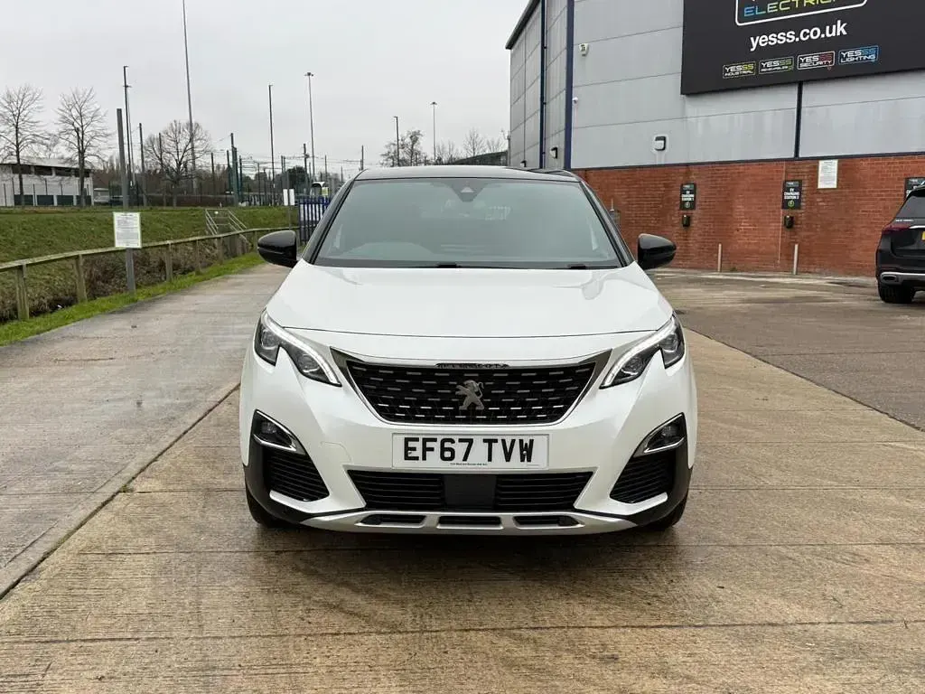 Used Peugeot 3008 GT-line 120 HP (88 kW) 2018 White SUV