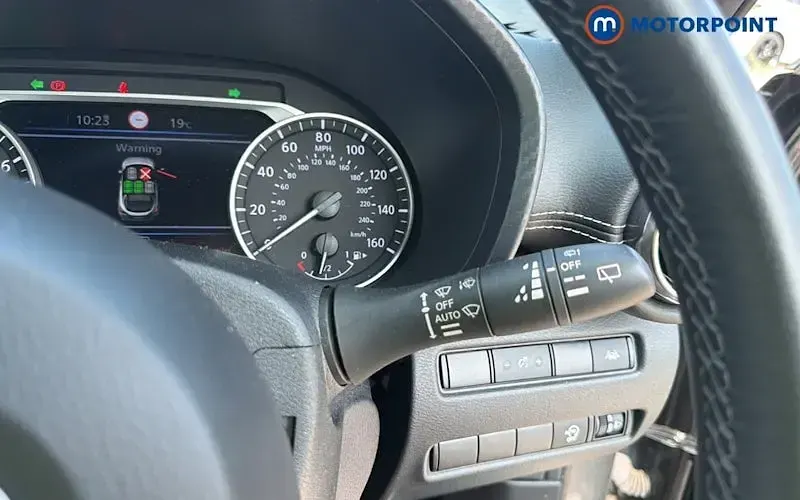 Used Nissan Juke N-Connecta 114 HP (83 kW) 2023 Grey SUV