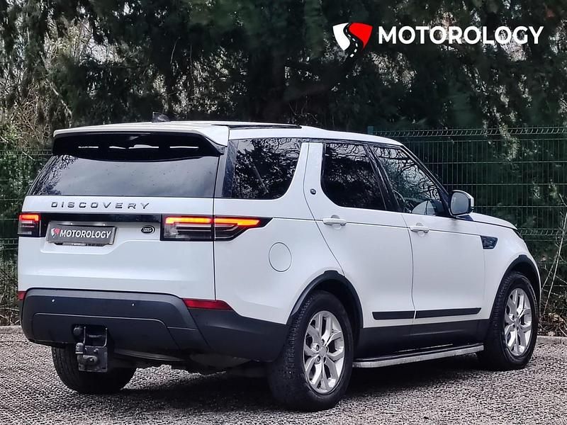Used Land Rover Discovery 5 S 240 HP (176 kW) 2017 White SUV