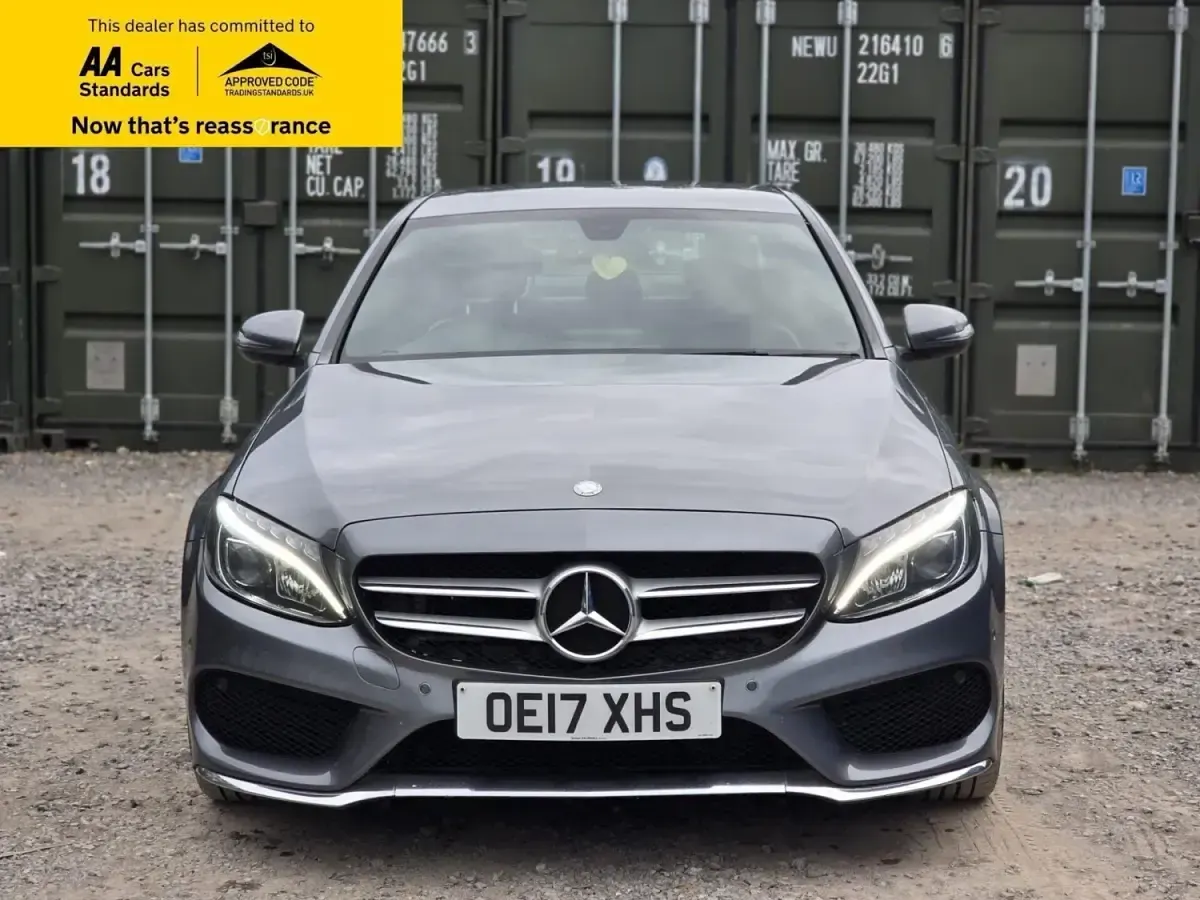Usado Mercedes C220 AMG line 170 CV (125 kW) 2017 Gris Berlina
