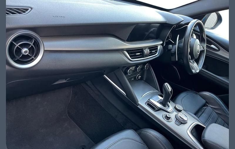 Used Alfa Romeo Stelvio Veloce 276 HP (202 kW) 2022 Blue SUV