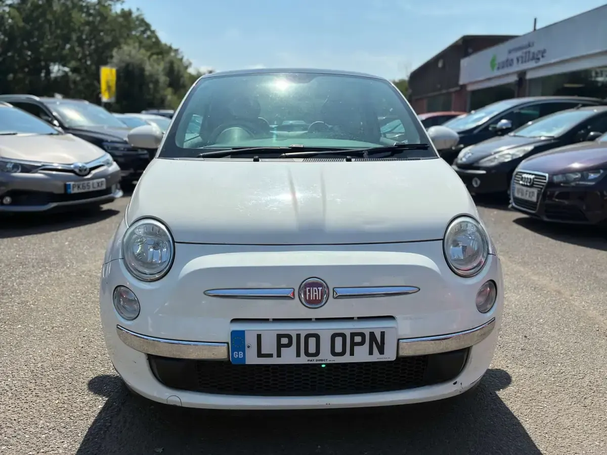 Used Fiat 500 Lounge 69 HP (50 kW) 2010 White Hatchback