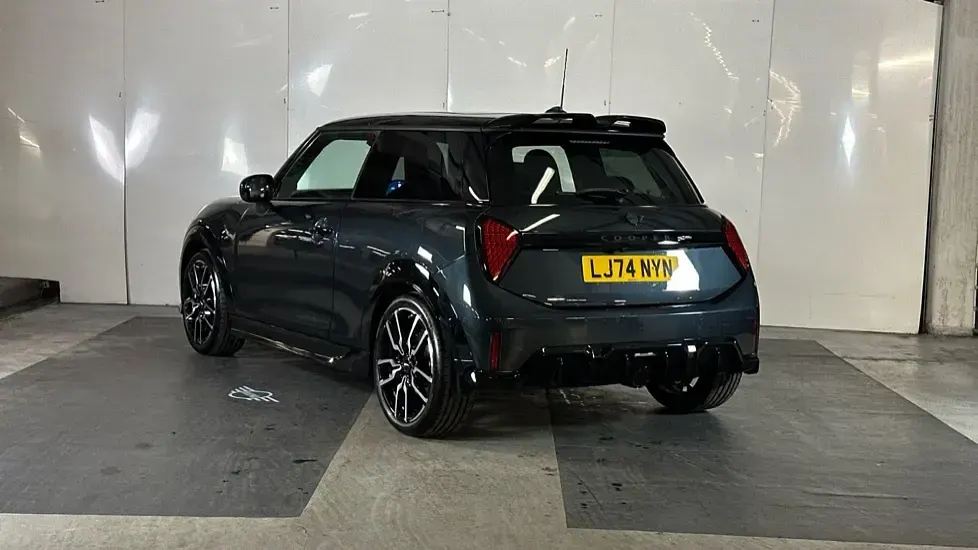 Usado Mini John Cooper Works Hatch 228 CV (167 kW) 2024 Gris Utilitario