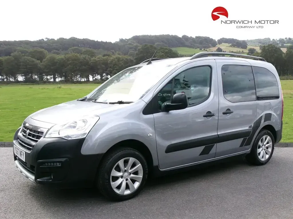 Used Peugeot Partner Tepee Outdoor 120 HP (88 kW) 2017 Grey MPV
