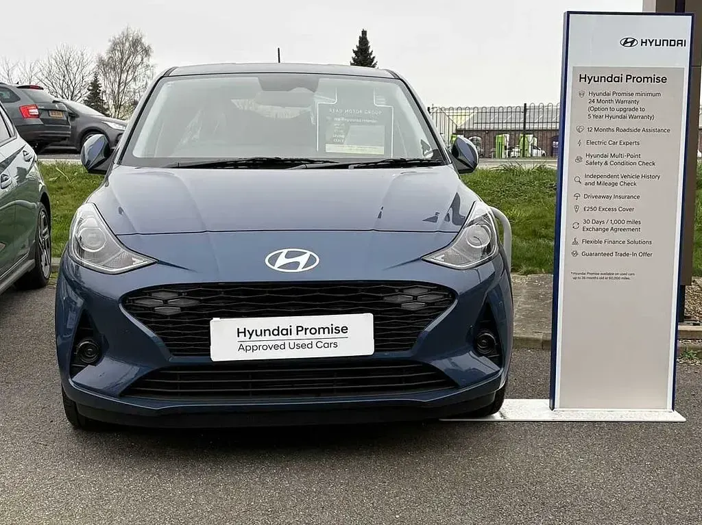Used Hyundai i10 Premium 79 HP (58 kW) 2025 Blue Hatchback