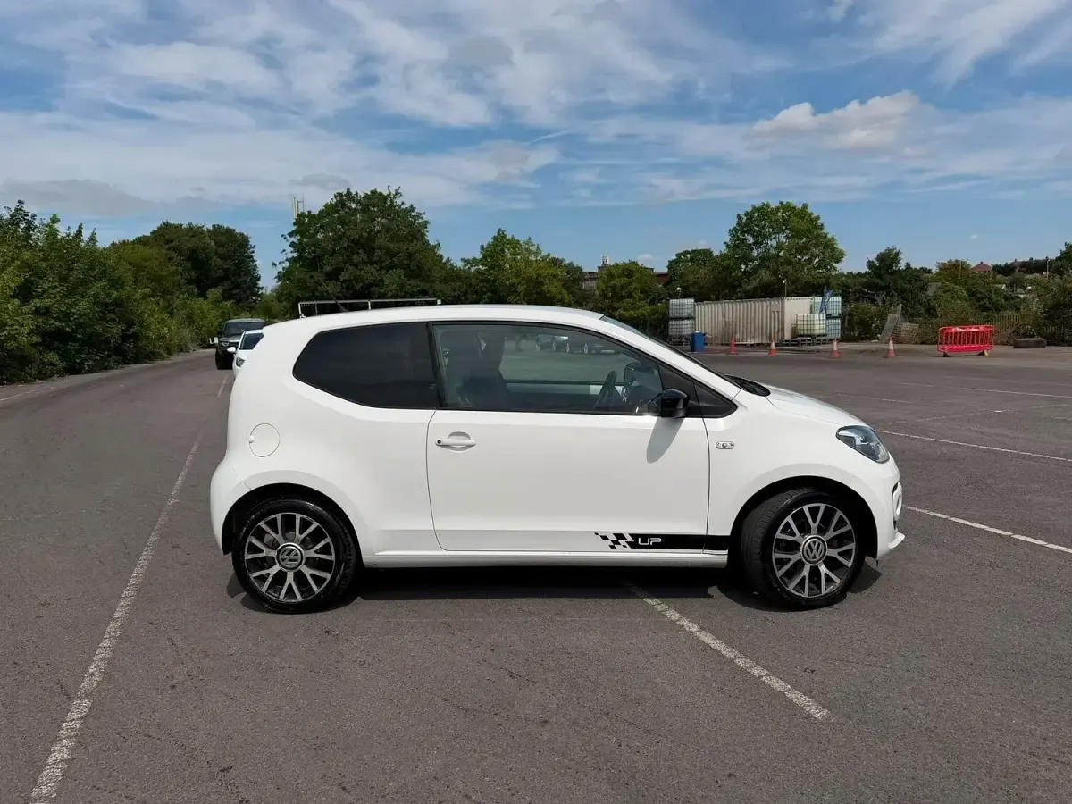 Used VW up! Groove 2014 White Hatchback