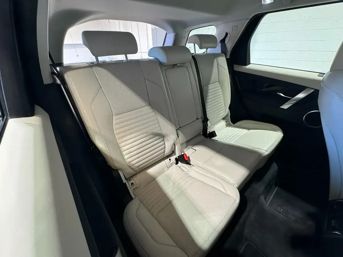 Used Land Rover Discovery 5 S 2019 White SUV