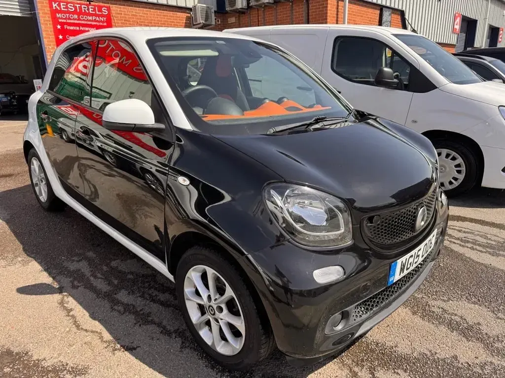 Used Smart ForFour Passion 71 HP (52 kW) 2015 Black Hatchback