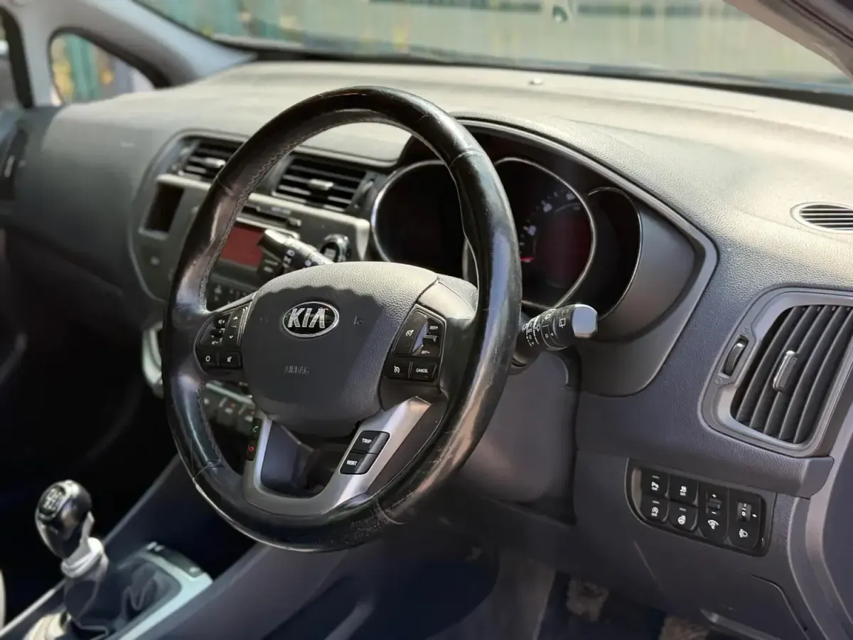 Used Kia Rio 90 HP (66 kW) 2014 Grey Hatchback