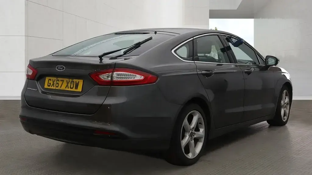 Used Ford Mondeo Titanium 180 HP (132 kW) 2017 Grey Hatchback