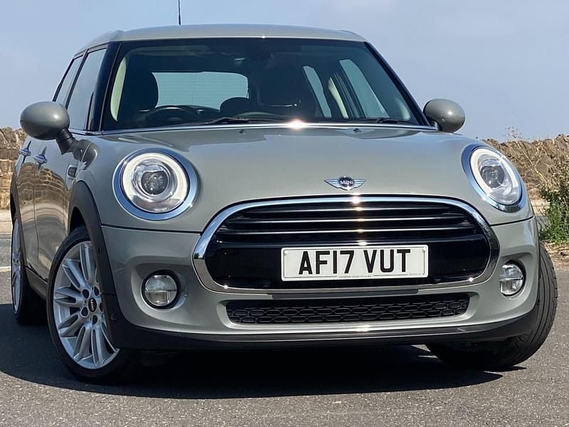 Moonwalk grey Used 2017 Mini Cooper Chili Hatchback | £11,990 (Good price) - Image 1/4