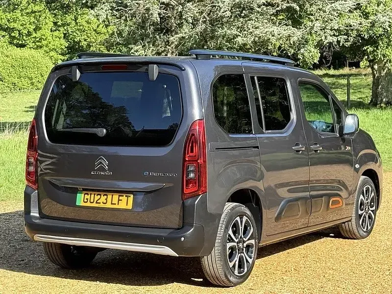 Używany Citroën e-Berlingo XTR 100 kW (136 KM) 2023 Szary Minivan