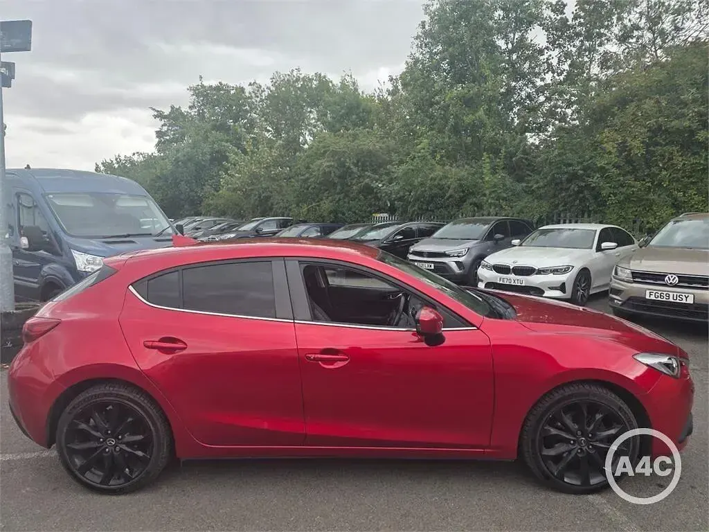 Used Mazda 3 Inclusive 2016 Red Hatchback