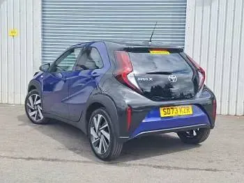 Used Toyota Aygo X 72 HP (52 kW) 2023 Blue SUV