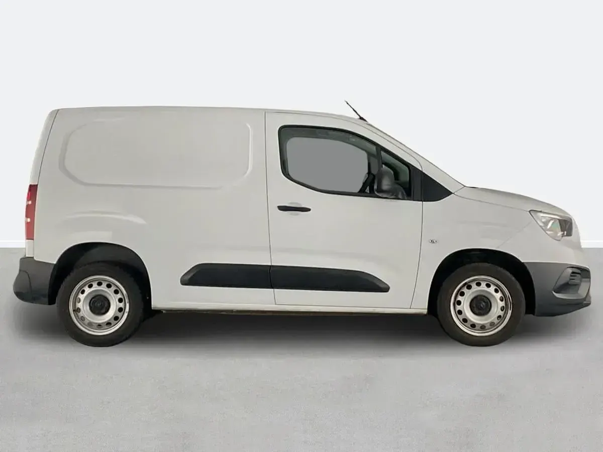 Begagnad Vauxhall Combo 100 HK (73 kW) 2023 Vit Van