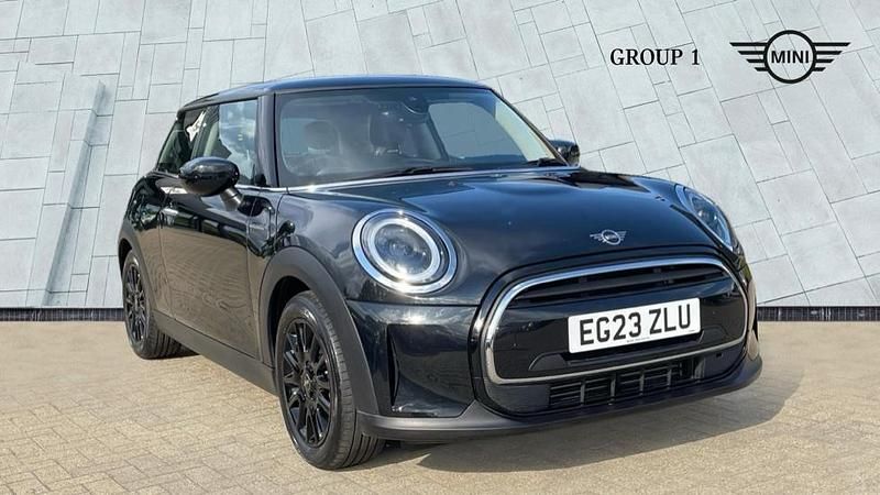 Black Used 2023 Mini Cooper Classic Hatchback | £18,550 (Good price) - Image 1/4