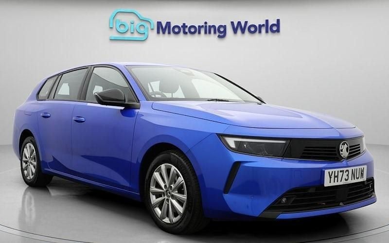 Used 2024 Vauxhall Astra Design Edition Estate | £16,300 (Fair price) - Image 1/4