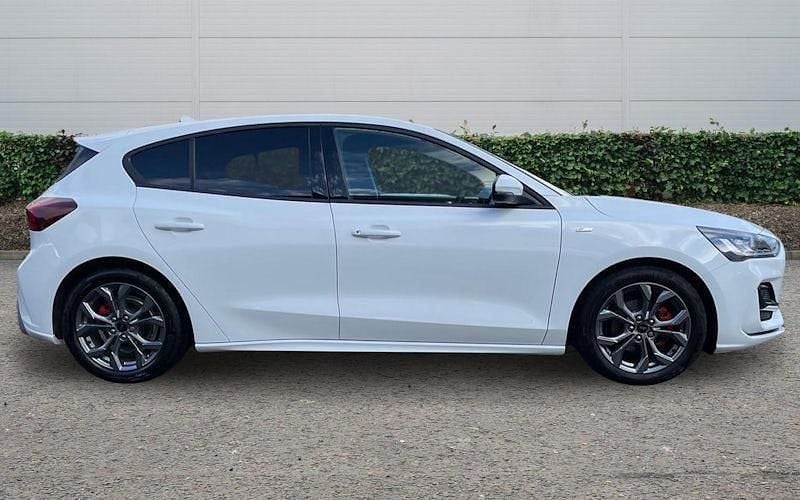 Used Ford Focus ST-Line 125 HP (91 kW) 2025 Hatchback