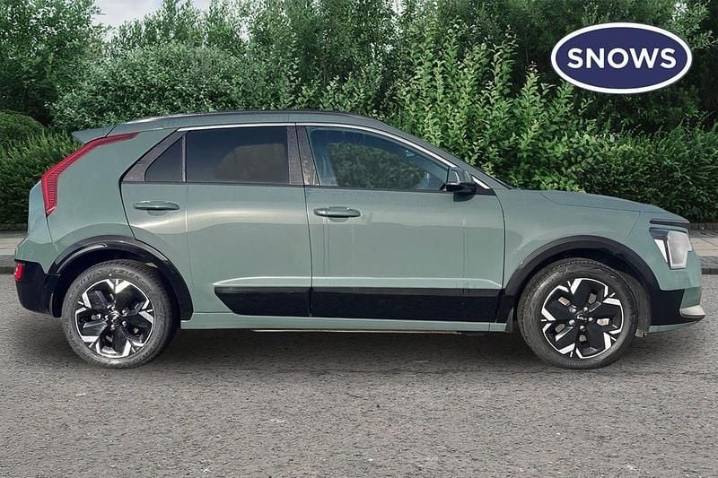 Used Kia e-Niro 150 kW (204 HP) 2023 Cityscape green SUV