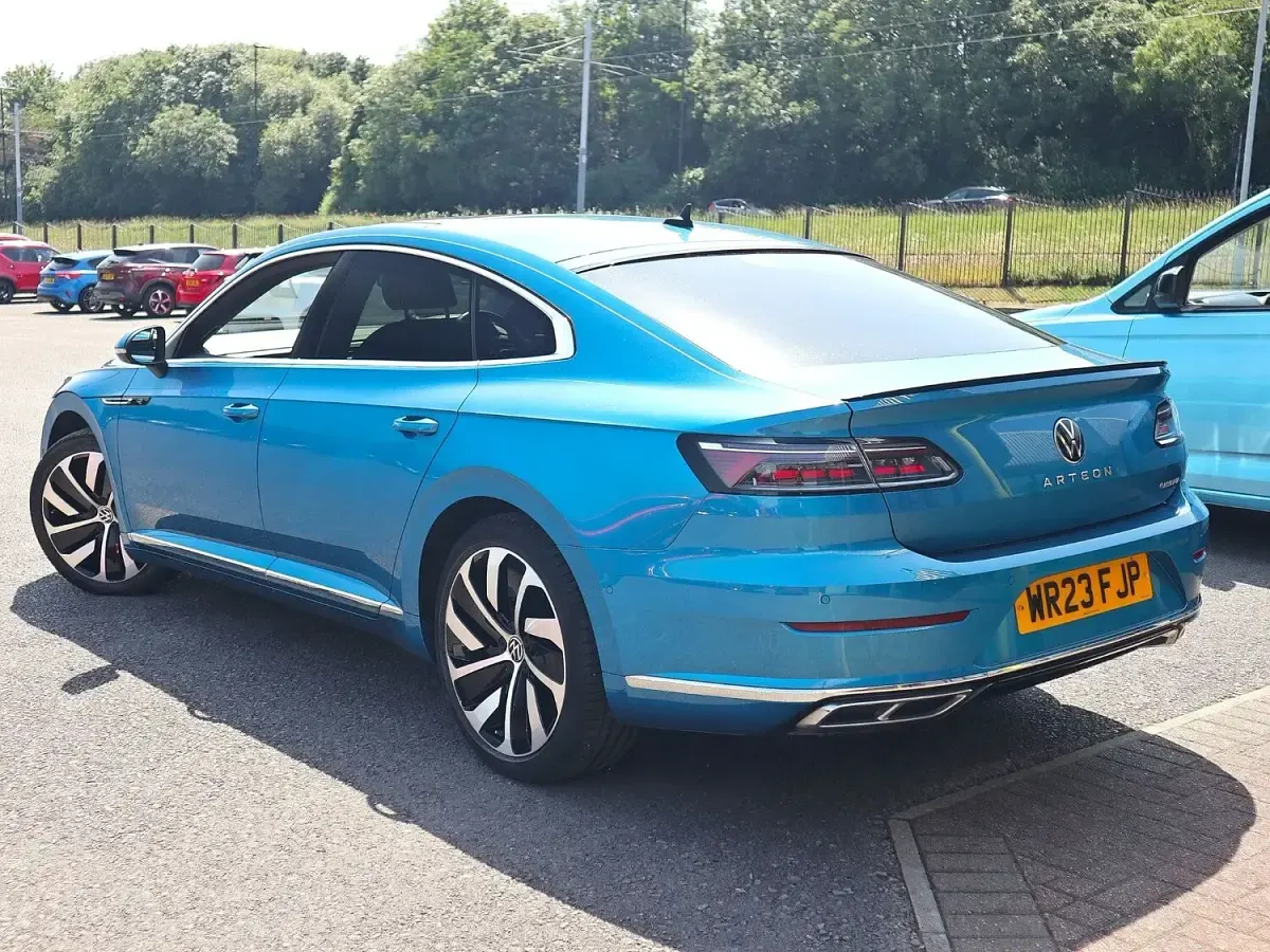 Used VW Arteon R-line 218 HP (160 kW) 2023 Blue Hatchback