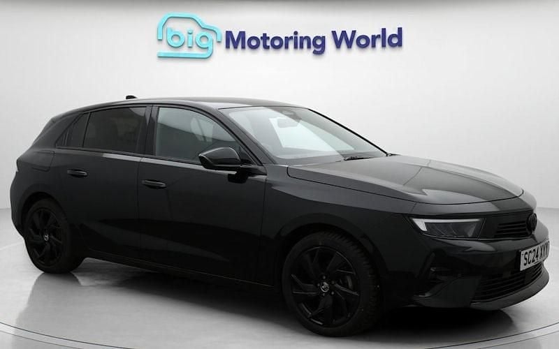 Used 2025 Vauxhall Astra Hatchback | £18,500 (Super price) - Image 1/4