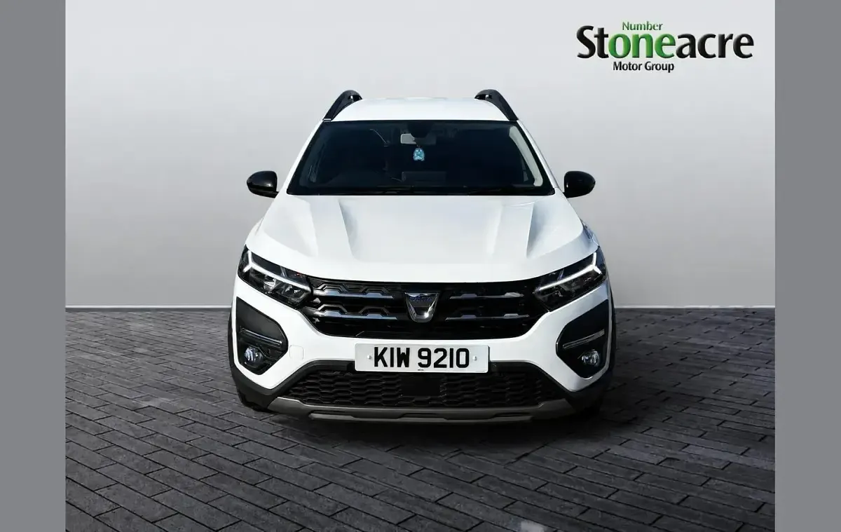 Used Dacia Jogger Extreme 110 HP (80 kW) 2022 White MPV