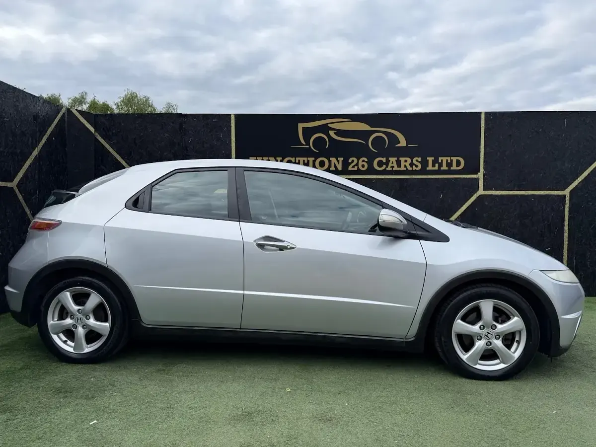 Used Honda Civic SE 140 HP (102 kW) 2009 Silver Hatchback