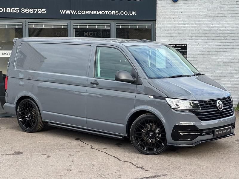 Begagnad VW Transporter Startline 2024 Grå Van