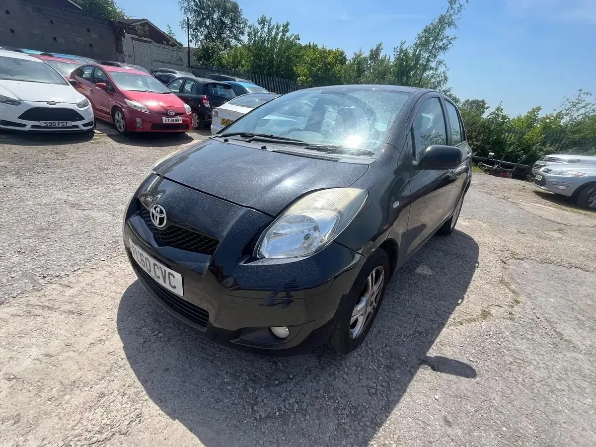 Used Toyota Yaris 69 HP (50 kW) 2010 Black Hatchback