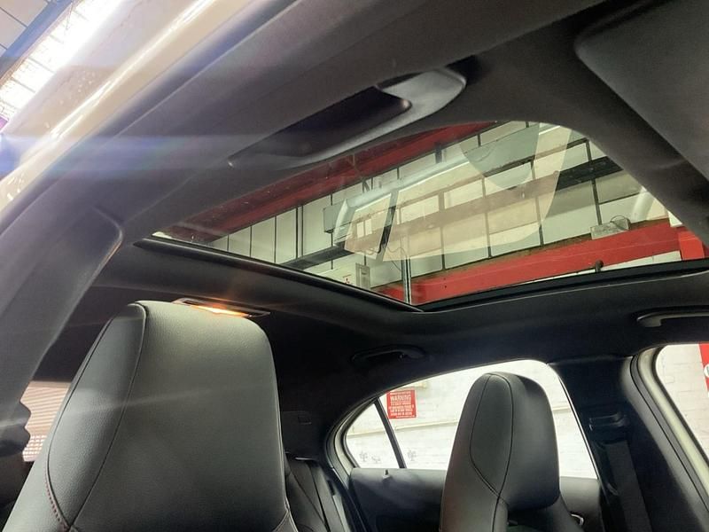 Used Mercedes A180 AMG Line Premium 2016 Cirrus white Hatchback