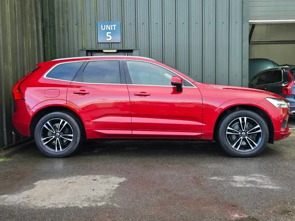 Used Volvo XC60 190 HP (139 kW) 2019 Red SUV