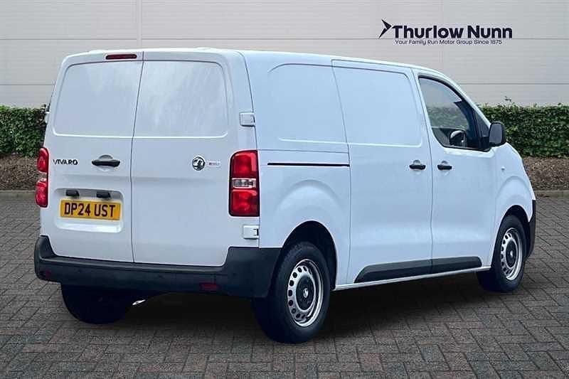 Used Vauxhall Vivaro 120 HP (88 kW) 2024 White MPV