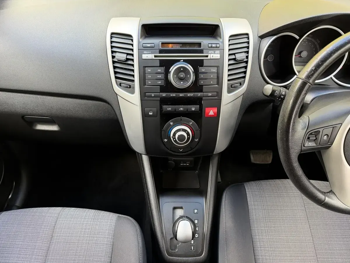 Used Kia Venga 125 HP (91 kW) 2010 Blue Hatchback